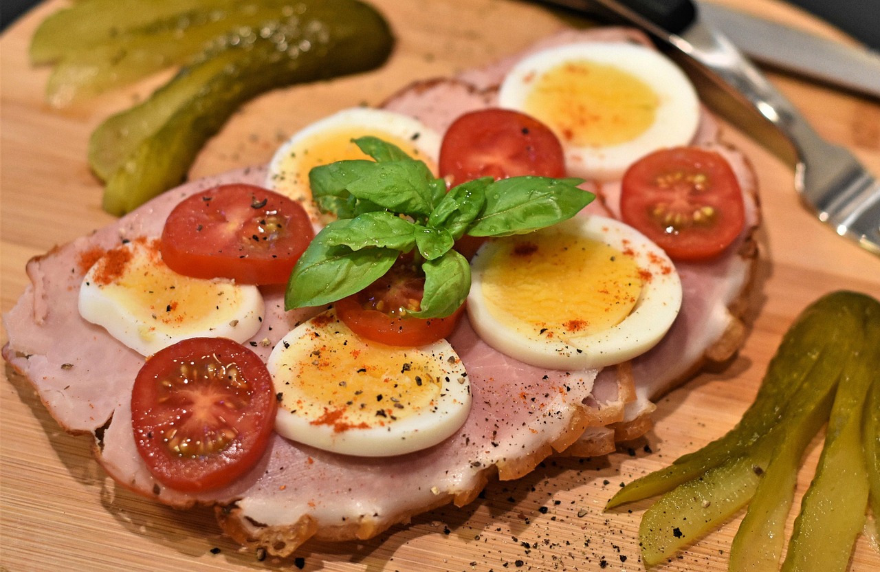 高級ハムとソーセージの試食セットはどこで販売しているの？